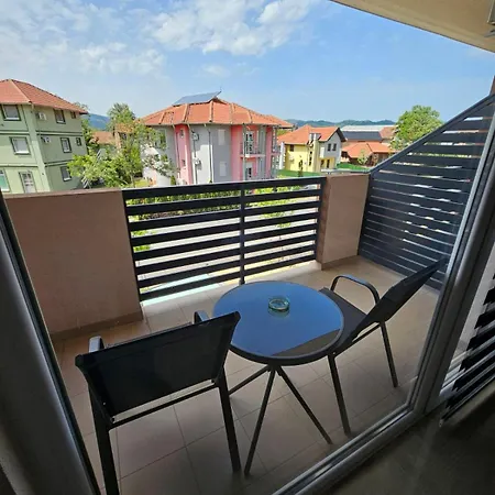 Prenociste Bonanca アパート *